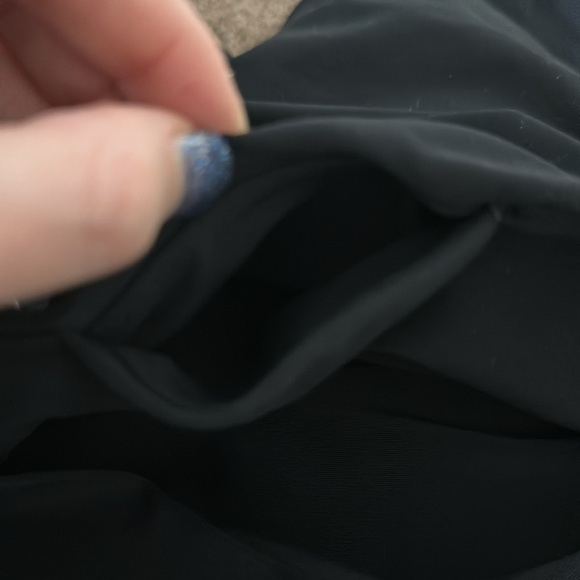 Old Navy, active power, soft black leggings crop size small - Picture 7 of 8